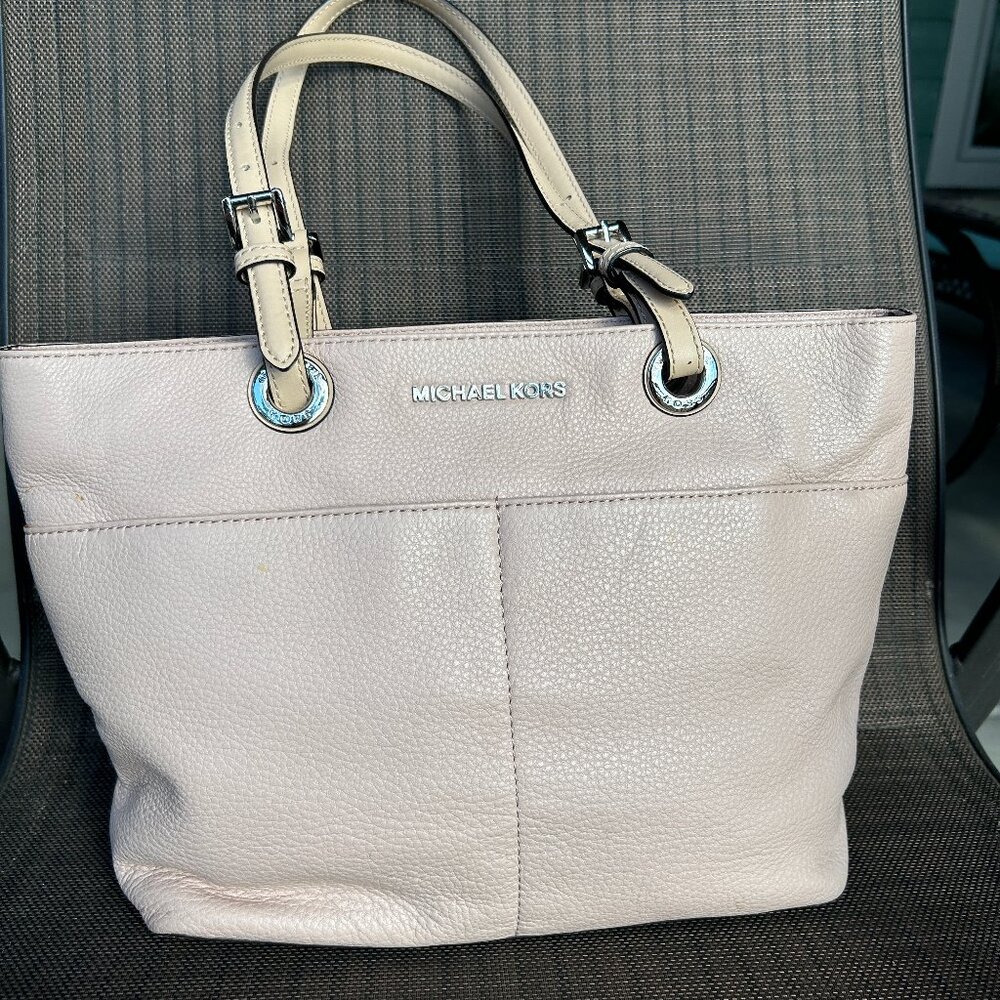 Michael Kors Bedford Small Tote in Ballet Pink Pebbled Leather
